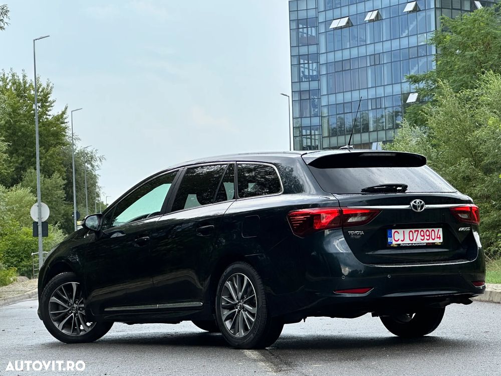 Toyota Avensis Touring Sports 1.6 D-4D Executive - 18