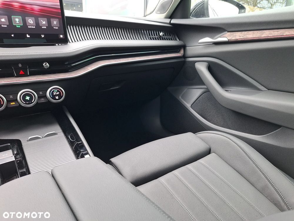 Skoda Superb 2.0 TDI SCR 4x4 L&K DSG - 29