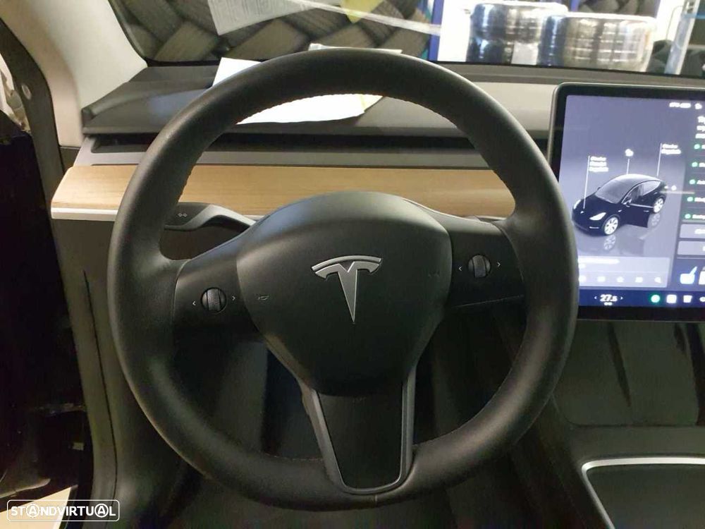 Tesla Model Y Long Range Dual Motor AWD - 4