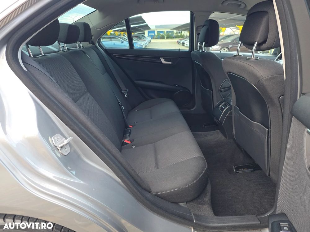 Mercedes-Benz C 220 CDI DPF Automatik BlueEFFICIENCY - 12
