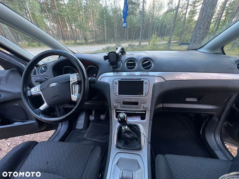 Ford S-Max - 13