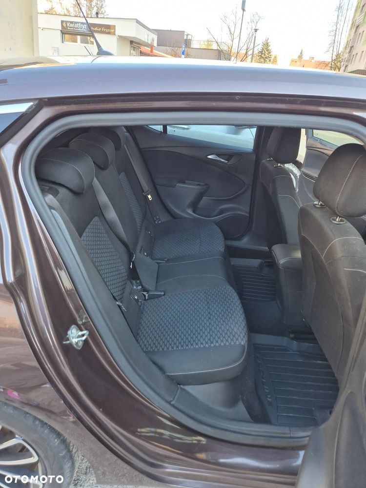 Opel Astra 1.4 T Enjoy - 14