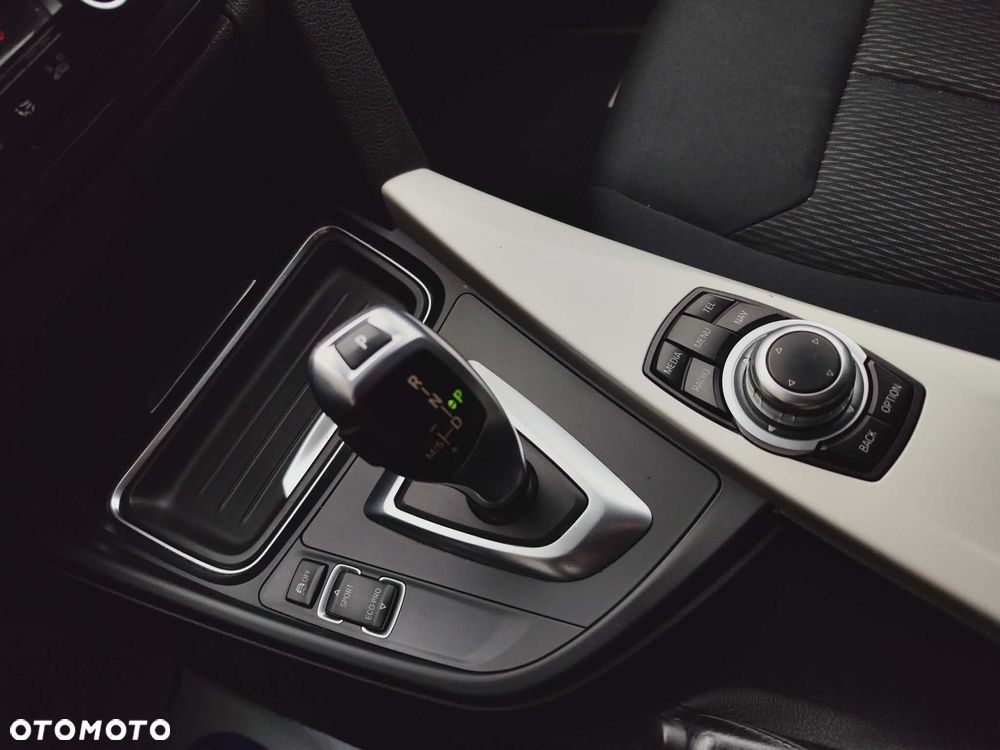 BMW Seria 3 318d Blue Performance Sport Line - 35