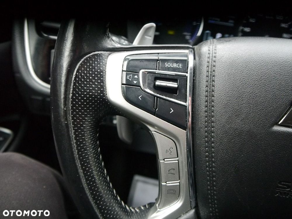 Mitsubishi Outlander - 35