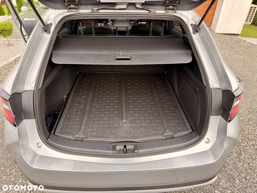 Toyota Corolla 2.0 Hybrid Trek - 13