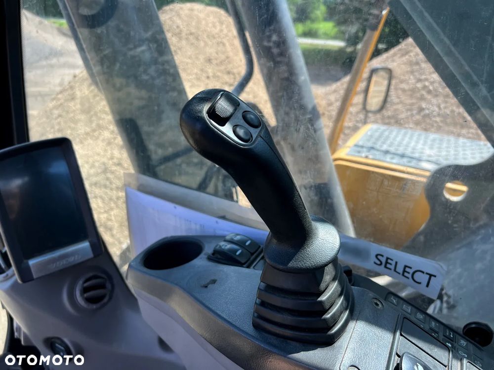 Volvo EC300DL - 18