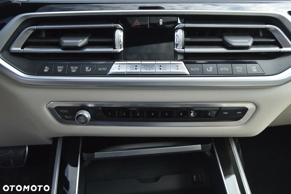 BMW X7 - 18