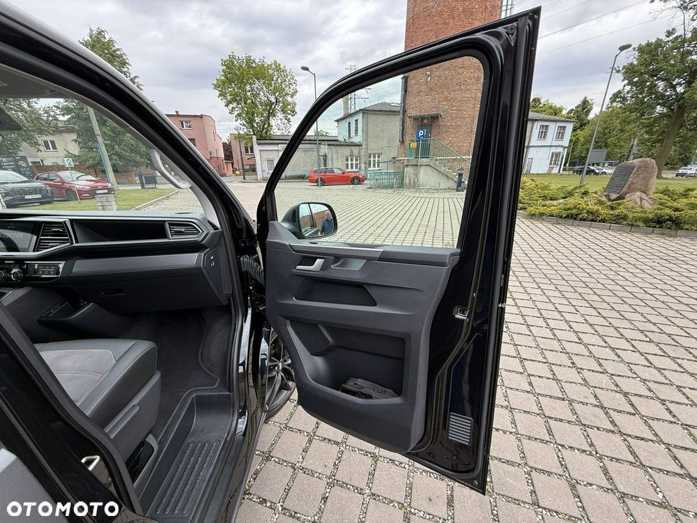 Volkswagen Multivan - 31