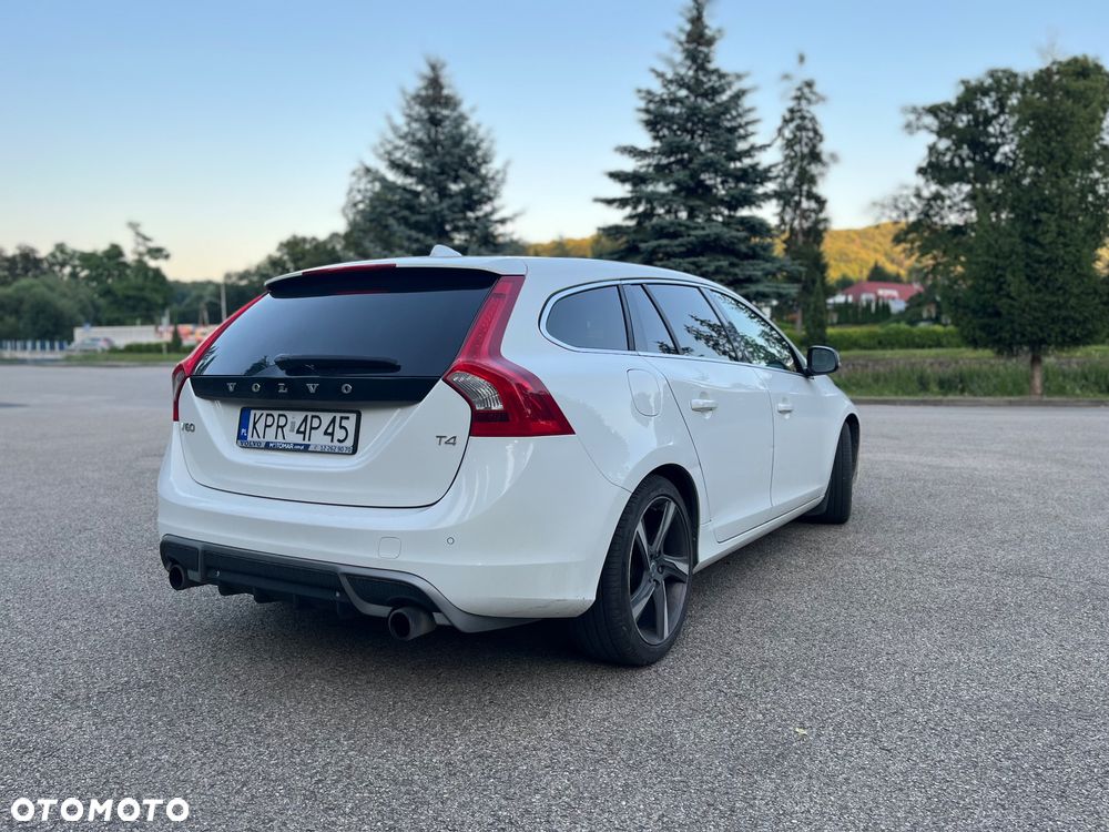 Volvo V60 T4 Kinetic - 4
