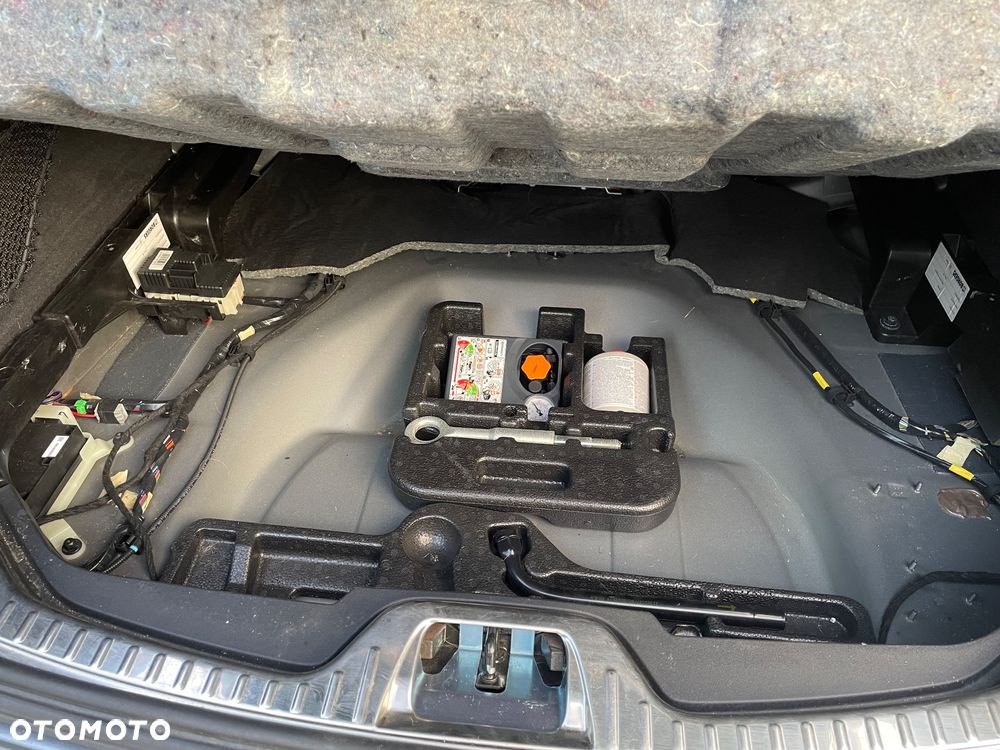 Volvo V60 T5 Geartronic R-Design - 29
