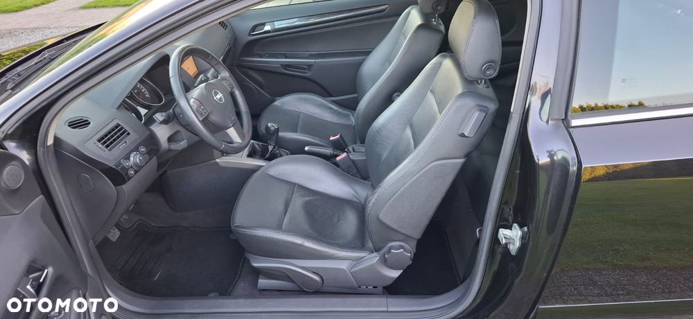 Opel Astra 2.0 Turbo OPC - 1