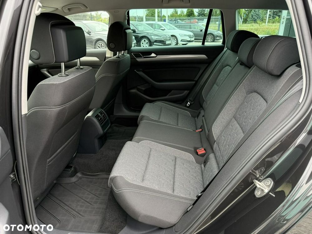 Volkswagen Passat Variant 2.0 TDI SCR Business DSG - 6