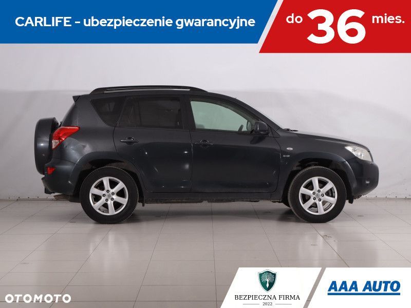 Toyota RAV4 - 8