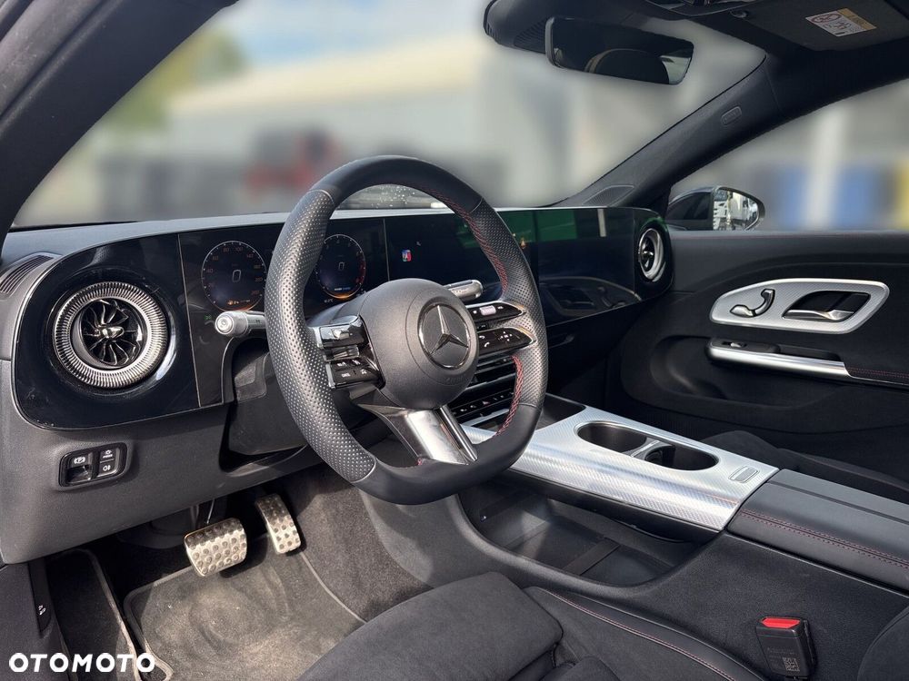 Mercedes-Benz CLA - 14