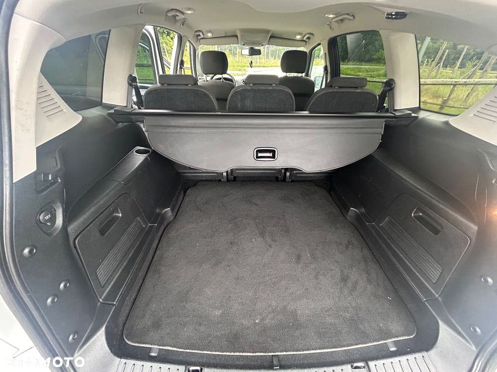 Ford S-Max - 8