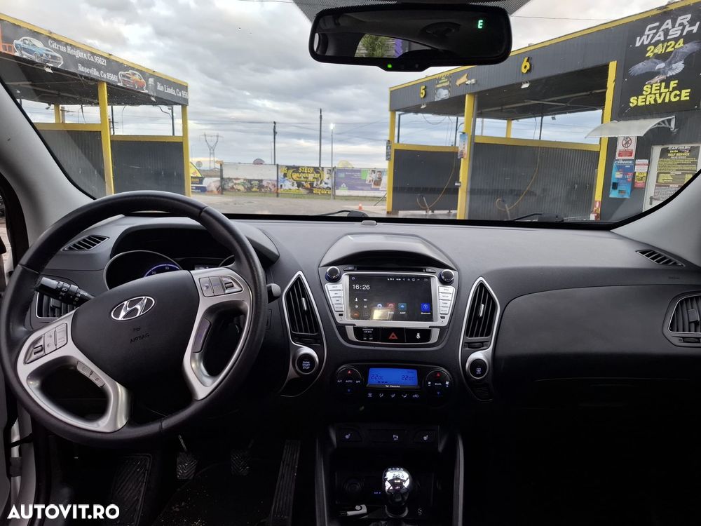 Hyundai ix35 2.0 CRDI Low 2WD GL Classic - 13