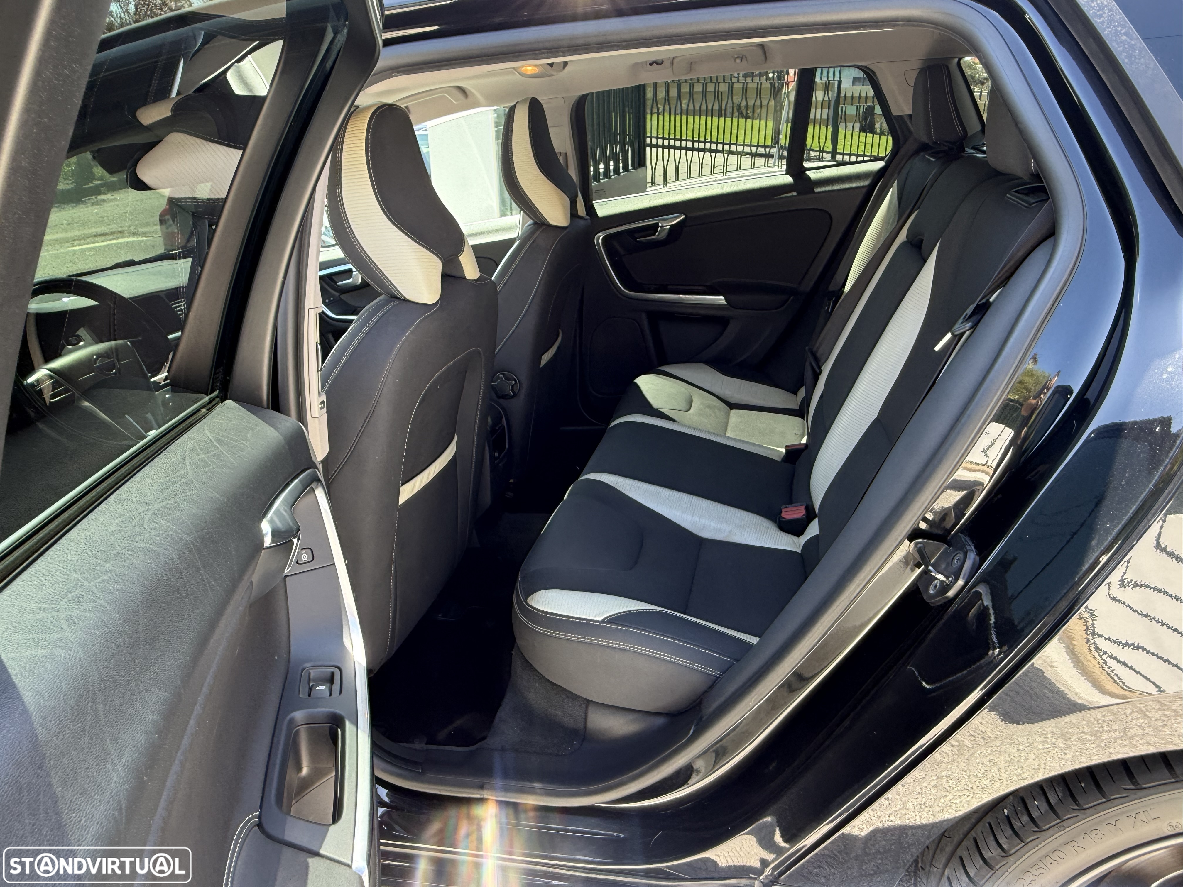 Volvo V60 1.6 D2 R-Design - 8