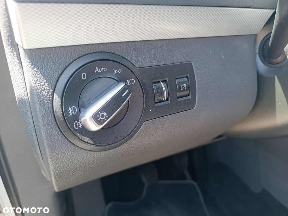 Volkswagen Touran - 14