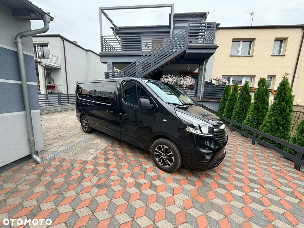 Opel Vivaro - 1