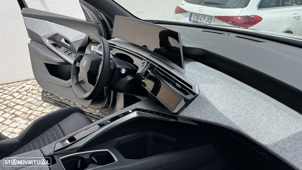 Peugeot 5008 1.2 Hybrid Allure e-DCS6 - 18
