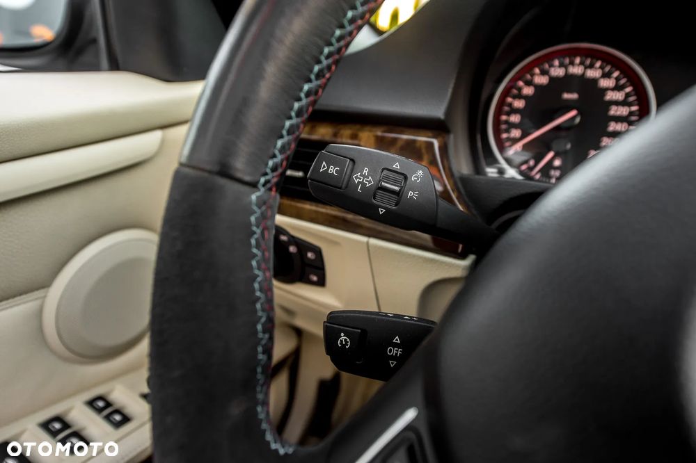 BMW Seria 3 325i Cabrio Edition Exclusive - 36