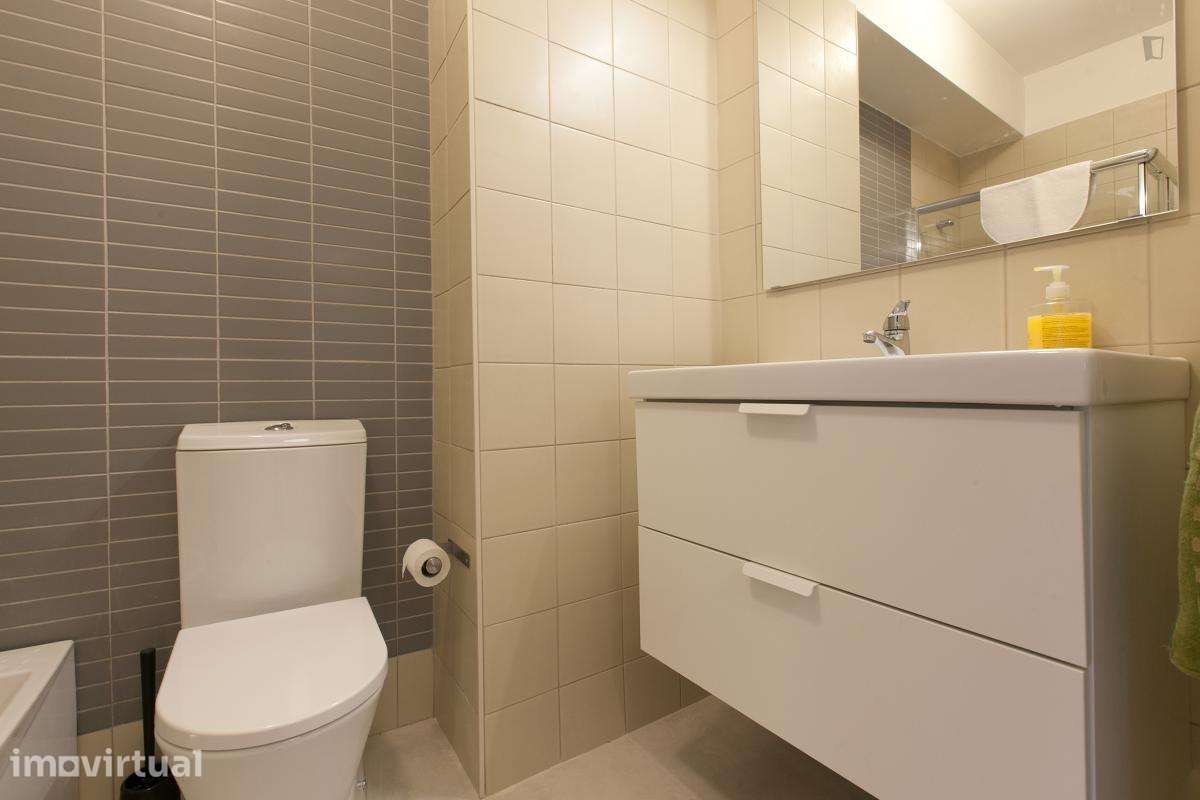 Quarto - localizado em Cedofeita Porto - Grande imagem: 3/31