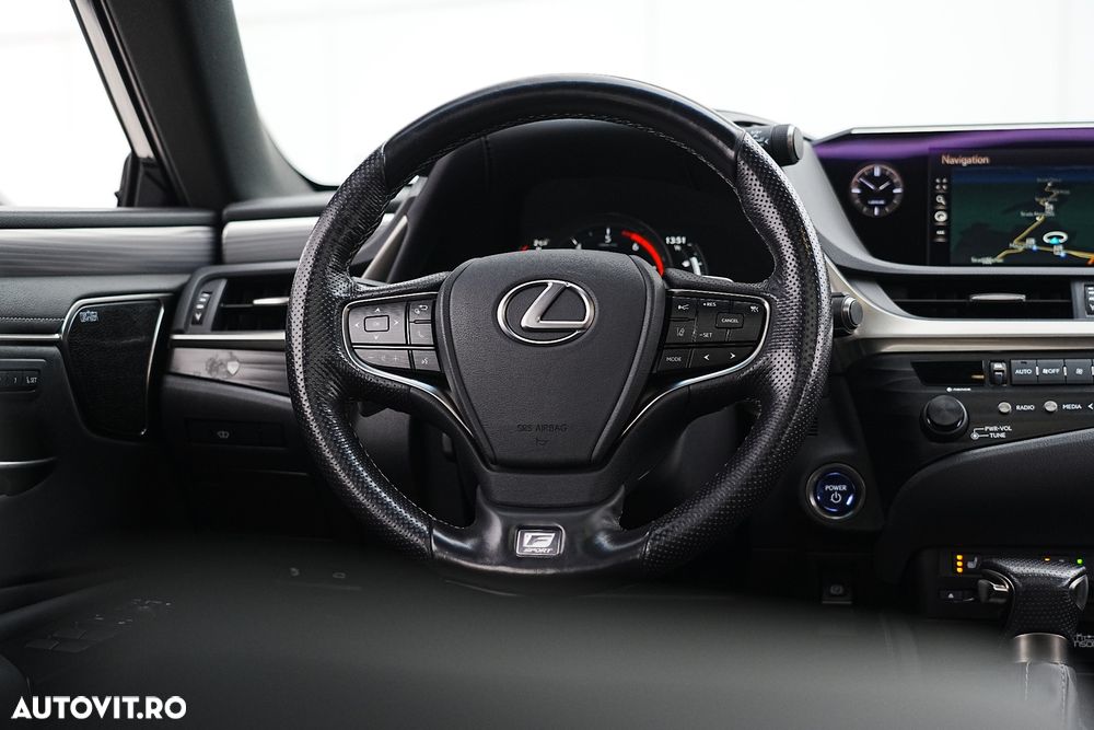 Lexus Seria ES 300h Style Edition - 32