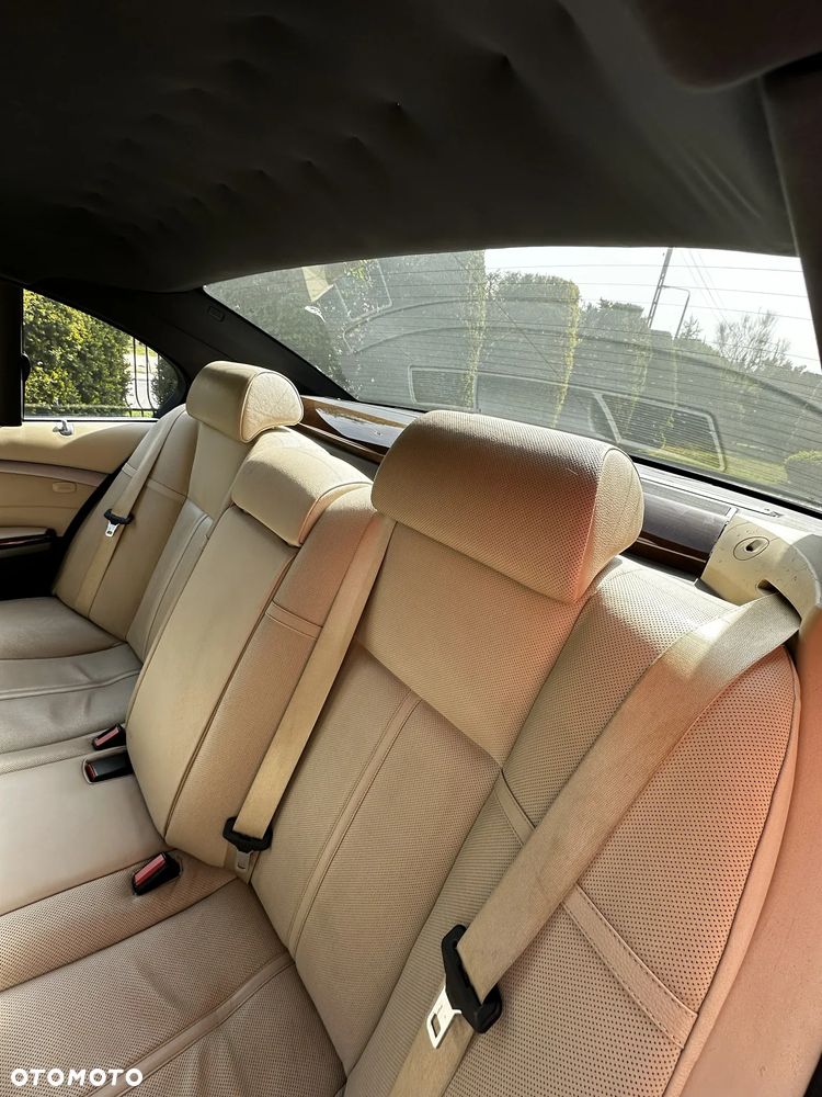 BMW Seria 7 750Li - 5