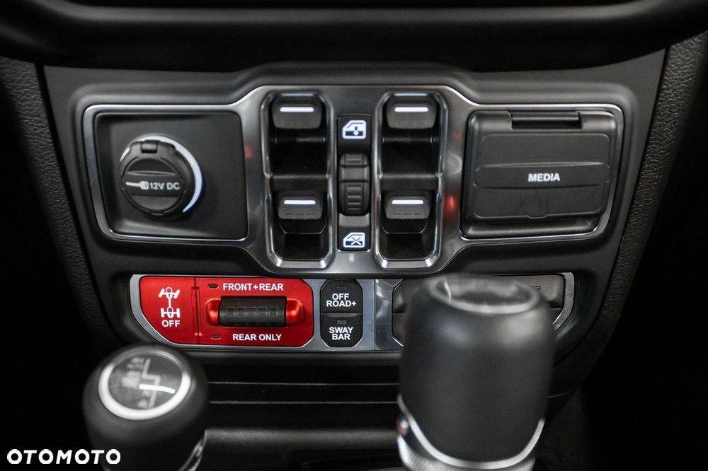 Jeep Wrangler - 34