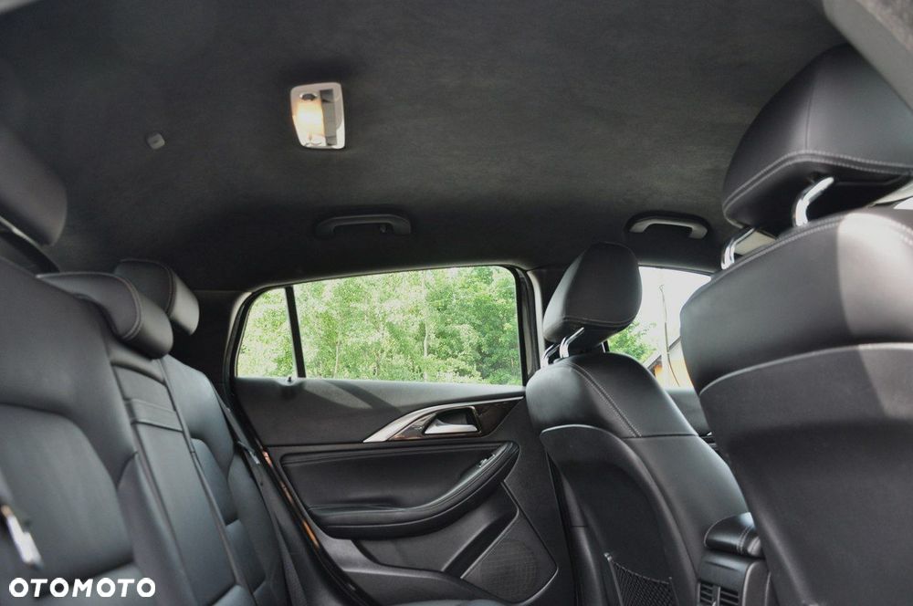 Infiniti Q30 1.6t DCT Premium Tech - 22