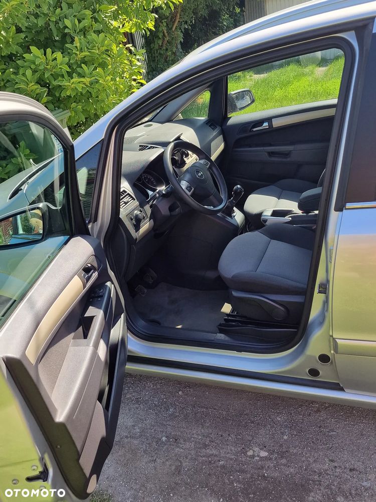 Opel Zafira - 9