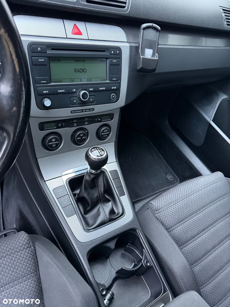 Volkswagen Passat - 20