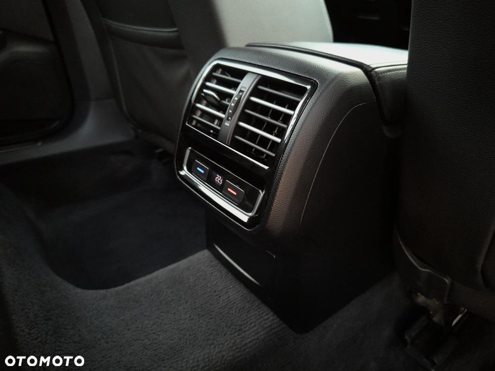 Volkswagen Passat 2.0 TDI (BlueMotion Technology) Highline - 21