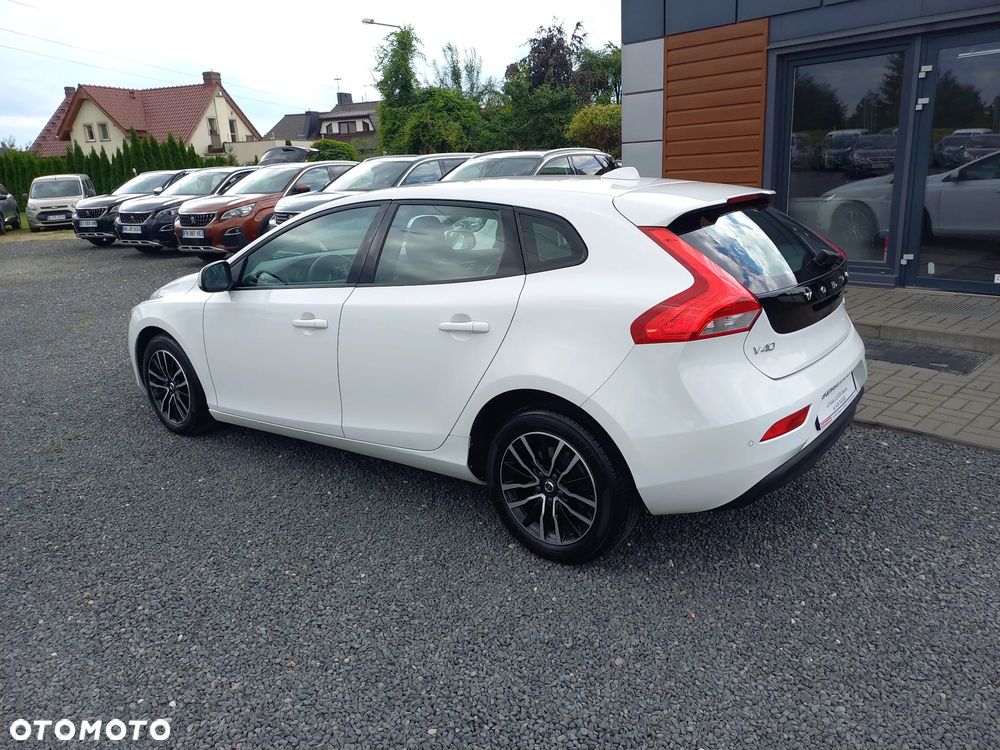 Volvo V40 D2 Momentum - 4