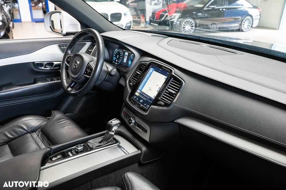 Volvo XC 90 D5 AWD Geartronic RDesign - 32