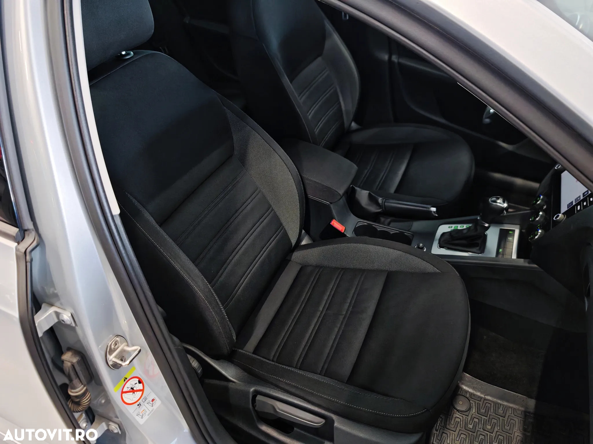 Skoda Octavia Combi Diesel 1.6 TDI DSG Ambition - 10