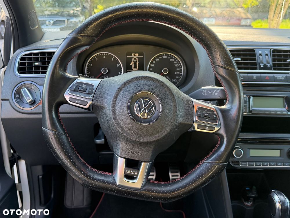 Volkswagen Polo - 17