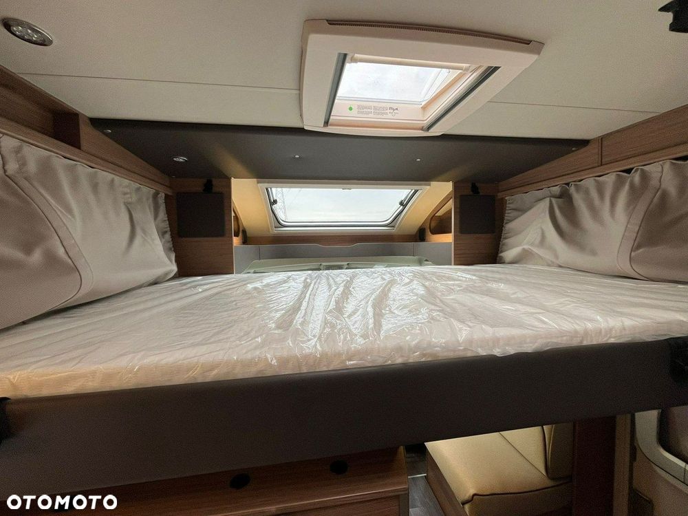 KNAUS LIVE WAVE 700 MX z łóżkiem królewskim - 17