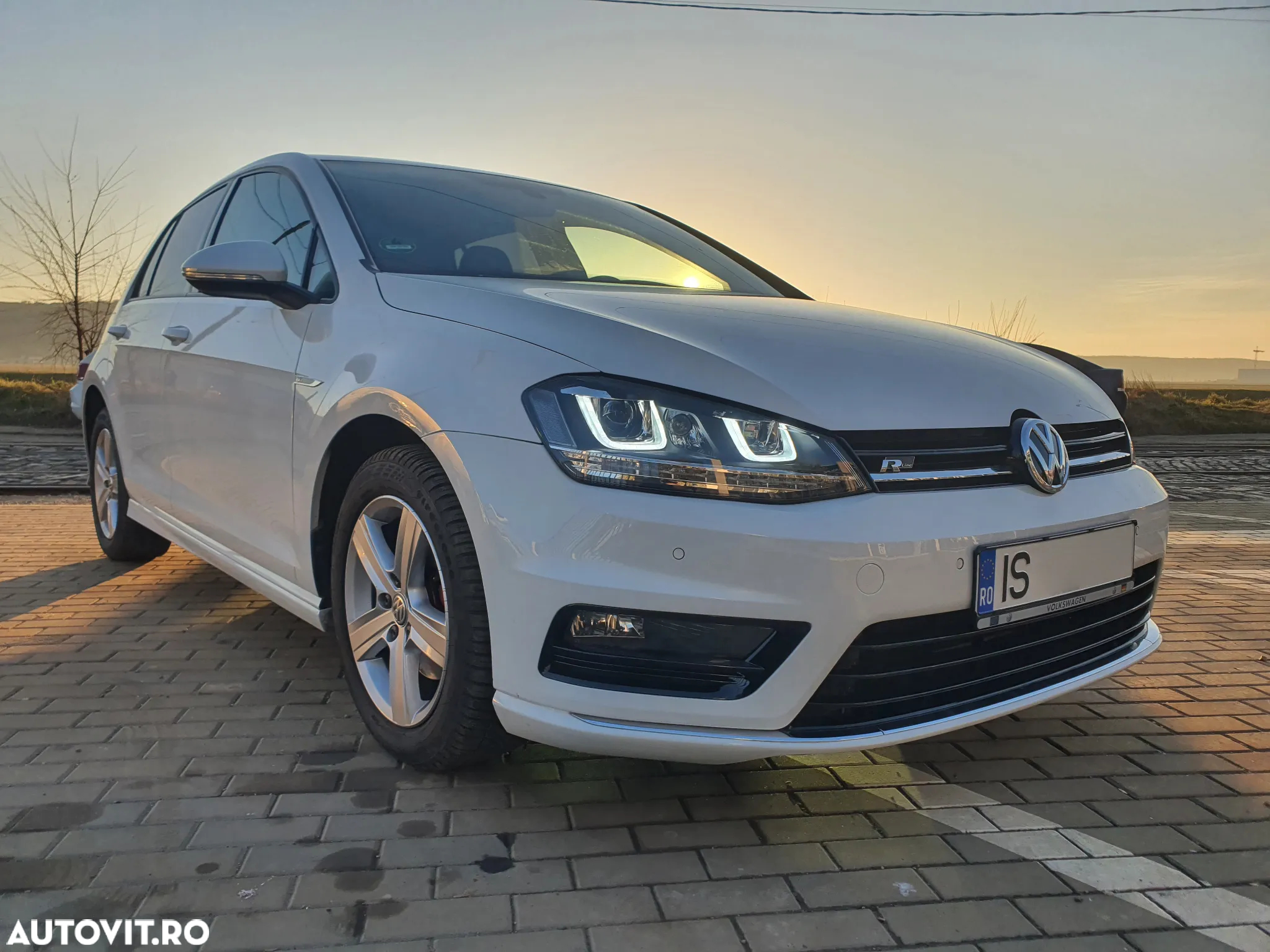 Volkswagen Golf 1.4 TSI BlueMotion Technology Comfortline - 2