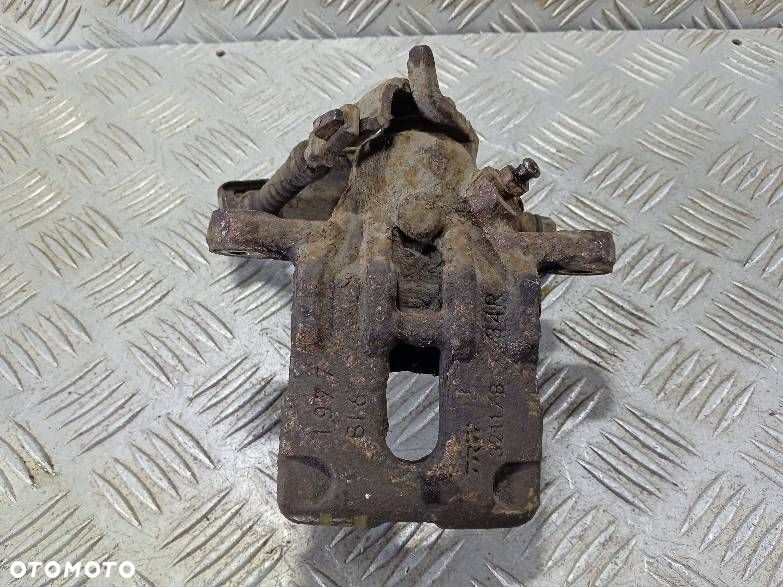 ZACISK PRAWY TYLNY HONDA CIVIC - 2