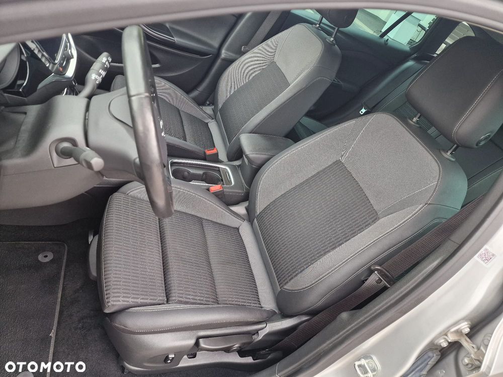 Opel Astra 1.5 D Start/Stop Automatik Design&Tech - 21