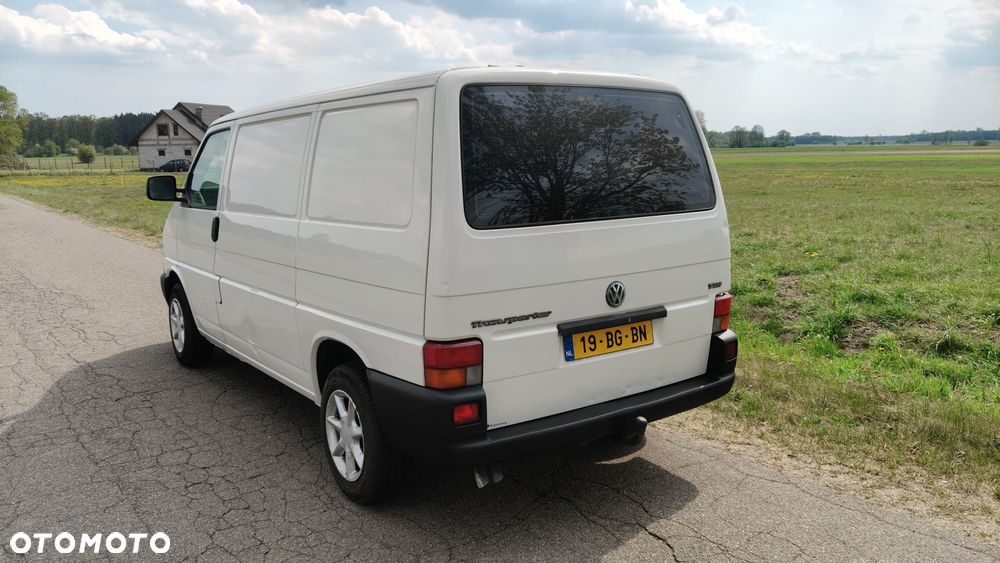 Volkswagen Transporter - 4