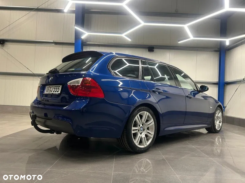 BMW Seria 3 325xi Touring - 11