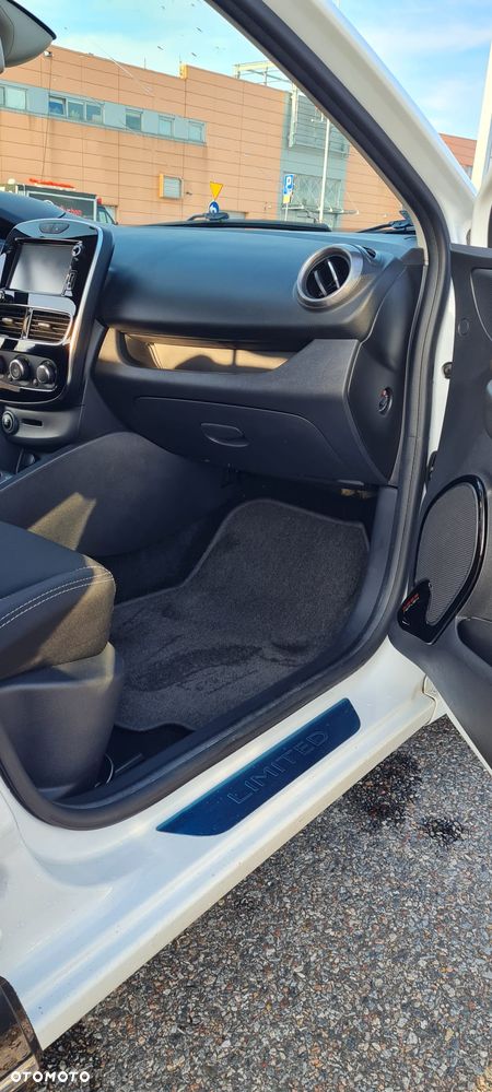 Renault Clio 1.2 16V Limited - 19