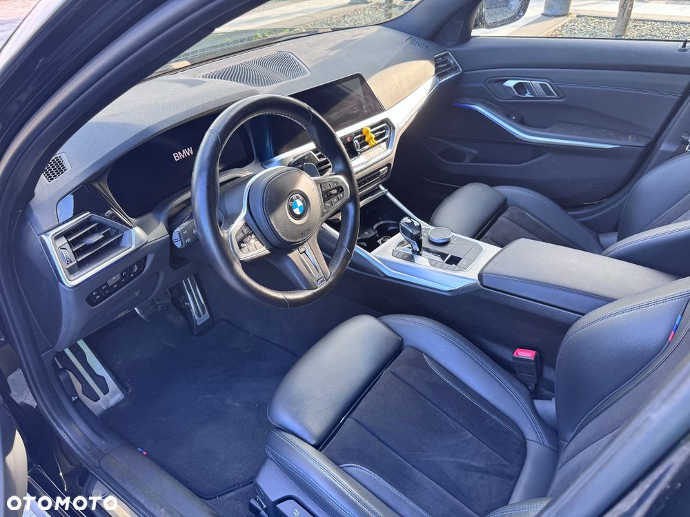 BMW Seria 3 320d xDrive M Sport - 9