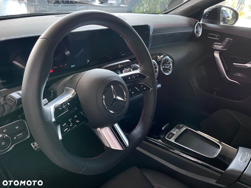 Mercedes-Benz CLA - 16
