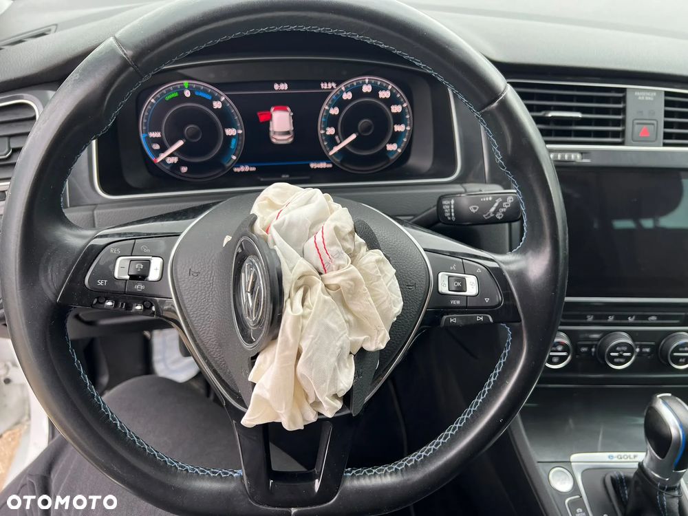 Volkswagen Golf e-Golf - 16