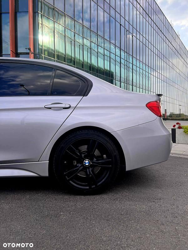 BMW Seria 3 335i xDrive M Sport - 10