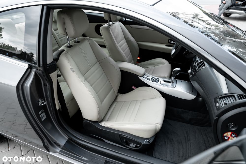 Renault Laguna Coupe V6 dCi 235 FAP GT - 31