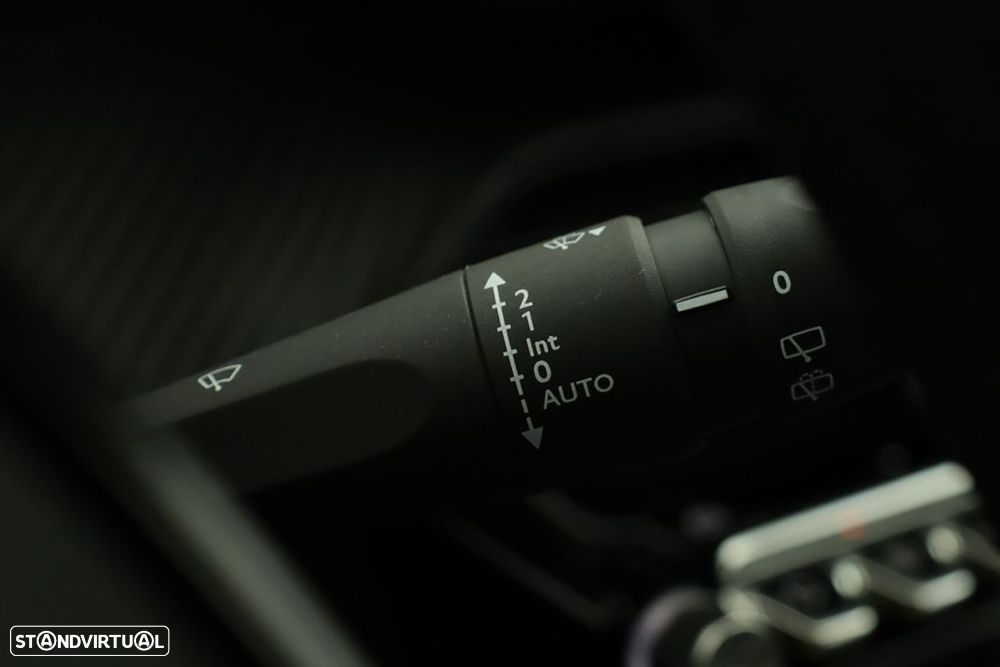 Peugeot 2008 1.2 PureTech Allure - 18